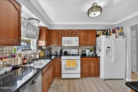 Tiny photo for 1324 Winghaven Road, Maumee, OH 43537 (MLS # 10007352)