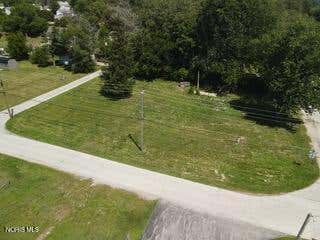 Photo of 102 Palmer Street, Fostoria, OH 44830 (MLS # 10011670)