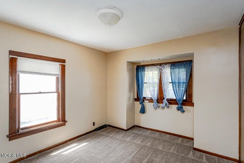 Tiny photo for 648 Woodsdale Avenue, Toledo, OH 43609 (MLS # 10008796)