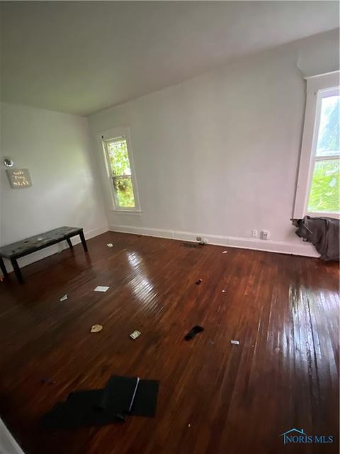 Tiny photo for 126 Worthington Street, Toledo, OH 43605 (MLS # 10006391)