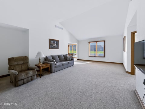 Tiny photo for 59 Aynsley Landing, Bowling Green, OH 43402 (MLS # 10014023)