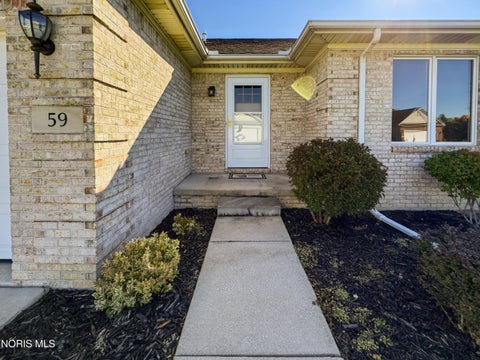 Tiny photo for 59 Aynsley Landing, Bowling Green, OH 43402 (MLS # 10014023)