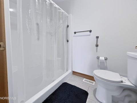 Tiny photo for 59 Aynsley Landing, Bowling Green, OH 43402 (MLS # 10014023)