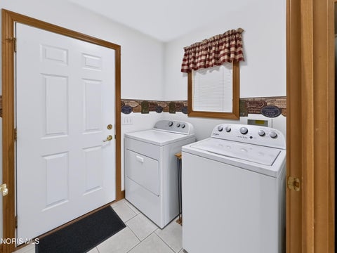 Tiny photo for 59 Aynsley Landing, Bowling Green, OH 43402 (MLS # 10014023)