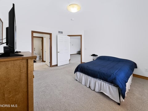 Tiny photo for 59 Aynsley Landing, Bowling Green, OH 43402 (MLS # 10014023)