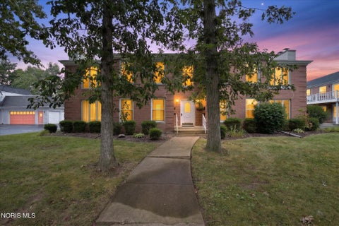 Photo of 1926 Queenswood Drive #Apt 3, Findlay, OH 45840 (MLS # 10011196)