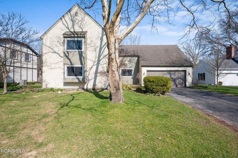 Photo of 904 Apple Creek Drive, Perrysburg, OH 43551 (MLS # 10006189)