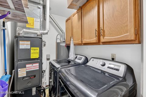 Tiny photo for 430 E 3rd Street, Perrysburg, OH 43551 (MLS # 10002462)