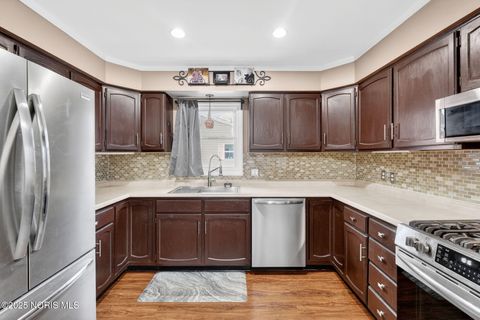 Tiny photo for 430 E 3rd Street, Perrysburg, OH 43551 (MLS # 10002462)