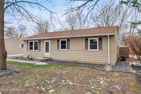 Tiny photo for 430 E 3rd Street, Perrysburg, OH 43551 (MLS # 10002462)