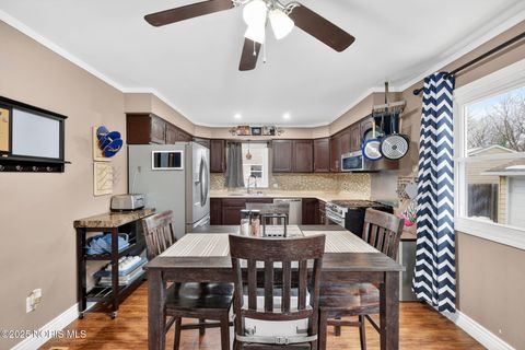 Tiny photo for 430 E 3rd Street, Perrysburg, OH 43551 (MLS # 10002462)