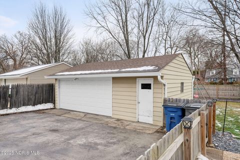 Tiny photo for 430 E 3rd Street, Perrysburg, OH 43551 (MLS # 10002462)