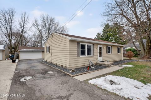 Tiny photo for 430 E 3rd Street, Perrysburg, OH 43551 (MLS # 10002462)