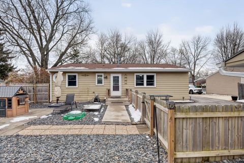 Tiny photo for 430 E 3rd Street, Perrysburg, OH 43551 (MLS # 10002462)