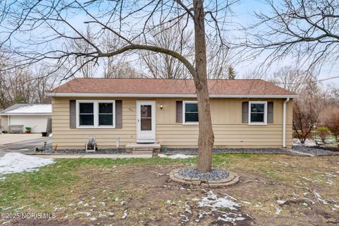 Tiny photo for 430 E 3rd Street, Perrysburg, OH 43551 (MLS # 10002462)