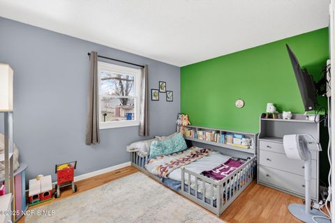 Tiny photo for 430 E 3rd Street, Perrysburg, OH 43551 (MLS # 10002462)