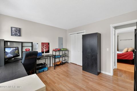 Tiny photo for 430 E 3rd Street, Perrysburg, OH 43551 (MLS # 10002462)