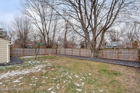 Tiny photo for 430 E 3rd Street, Perrysburg, OH 43551 (MLS # 10002462)