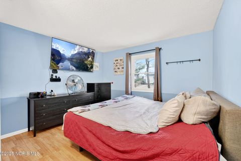 Tiny photo for 430 E 3rd Street, Perrysburg, OH 43551 (MLS # 10002462)