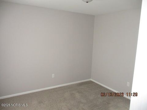 Tiny photo for 221 South Avenue, Toledo, OH 43609 (MLS # 10004077)