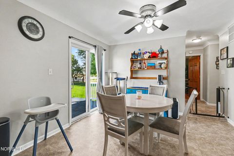 Tiny photo for 15460 Bishop Road, Bowling Green, OH 43402 (MLS # 10007813)