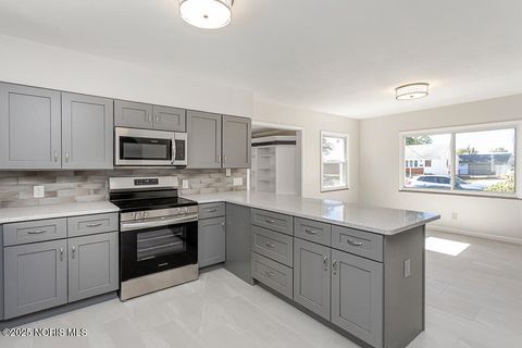 Tiny photo for 5338 Amsden Avenue, Toledo, OH 43613 (MLS # 10000287)