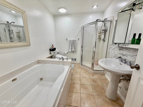 Tiny photo for 4447 Sulgrave Drive, Toledo, OH 43623 (MLS # 10013962)