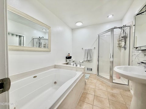 Tiny photo for 4447 Sulgrave Drive, Toledo, OH 43623 (MLS # 10013962)