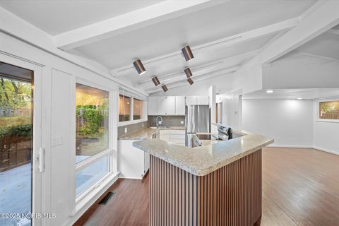 Tiny photo for 3144 E Lincolnshire Boulevard, Toledo, OH 43606 (MLS # 10000910)