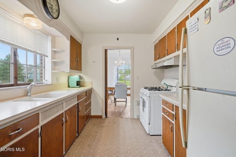 Tiny photo for 733 N Main Street, Fostoria, OH 44830 (MLS # 10013735)