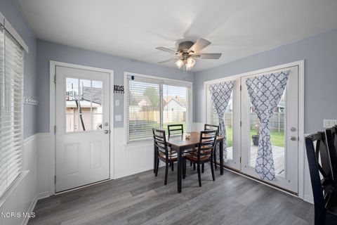 Tiny photo for 641 Ansonia Street, Oregon, OH 43616 (MLS # 10006636)