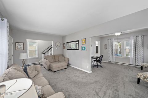 Tiny photo for 641 Ansonia Street, Oregon, OH 43616 (MLS # 10006636)