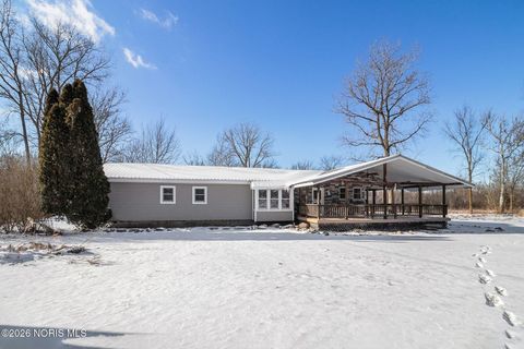 Photo of 2460 County Road 62, Gibsonburg, OH 43431 (MLS # 10003163)