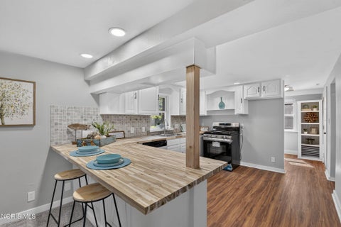 Tiny photo for 5235 Patriot Drive, Toledo, OH 43611 (MLS # 10013941)