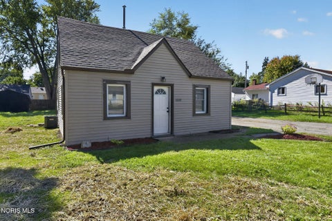 Tiny photo for 5235 Patriot Drive, Toledo, OH 43611 (MLS # 10013941)