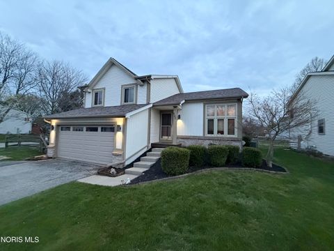 Tiny photo for 560 Centerfield Drive, Maumee, OH 43537 (MLS # 10006272)