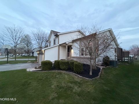 Tiny photo for 560 Centerfield Drive, Maumee, OH 43537 (MLS # 10006272)