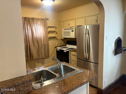 Tiny photo for 2034 Fairfax Road, Toledo, OH 43613 (MLS # 10012085)
