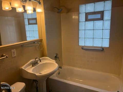 Tiny photo for 2034 Fairfax Road, Toledo, OH 43613 (MLS # 10012085)