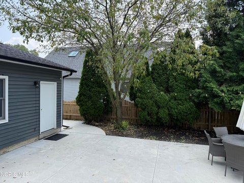 Tiny photo for 1111 Kurtz Street, Maumee, OH 43537 (MLS # 10012633)
