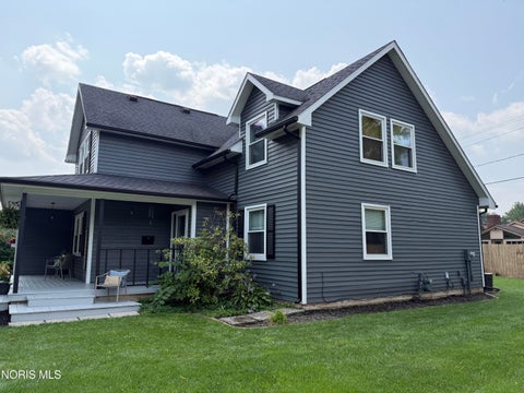 Tiny photo for 1111 Kurtz Street, Maumee, OH 43537 (MLS # 10012633)