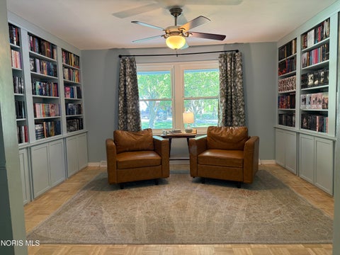 Tiny photo for 1111 Kurtz Street, Maumee, OH 43537 (MLS # 10012633)