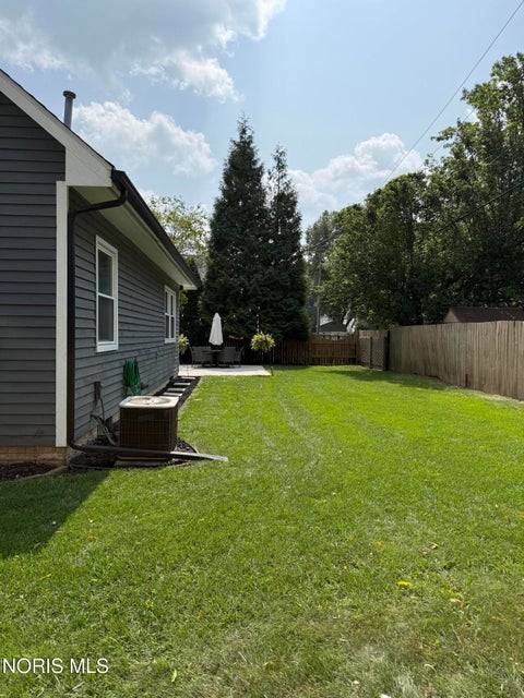 Tiny photo for 1111 Kurtz Street, Maumee, OH 43537 (MLS # 10012633)