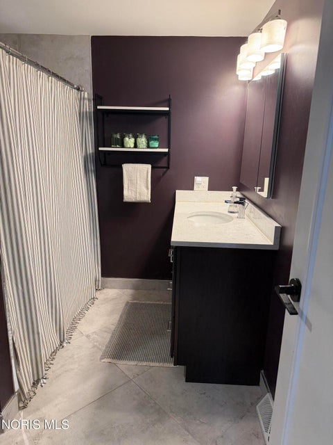 Tiny photo for 1111 Kurtz Street, Maumee, OH 43537 (MLS # 10012633)