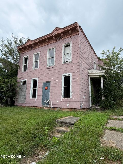Multifamily For Sale - 428 Langdon Street<br/> Lucas County, Toledo, OH 43609