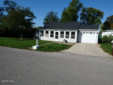 Homes For Sale - 800 Wemor Avenue<br/> Defiance, OH 43512