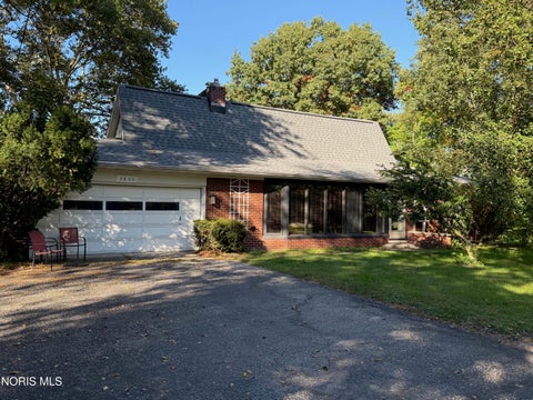 Photo of 3806 Glendale Avenue, Toledo, OH 43614 (MLS # 10013426)