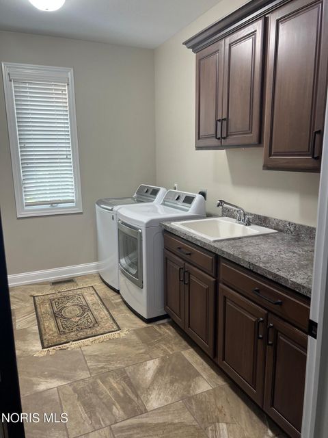 Tiny photo for 4045 Coder Cove Court, Maumee, OH 43537 (MLS # 10011043)