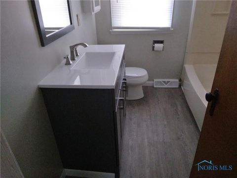 Tiny photo for 2309 Dunham Street, Toledo, OH 43609 (MLS # 10006425)