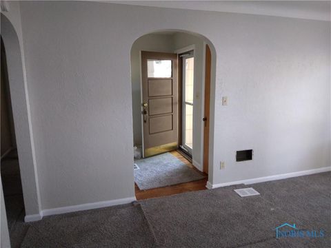 Tiny photo for 2309 Dunham Street, Toledo, OH 43609 (MLS # 10006425)